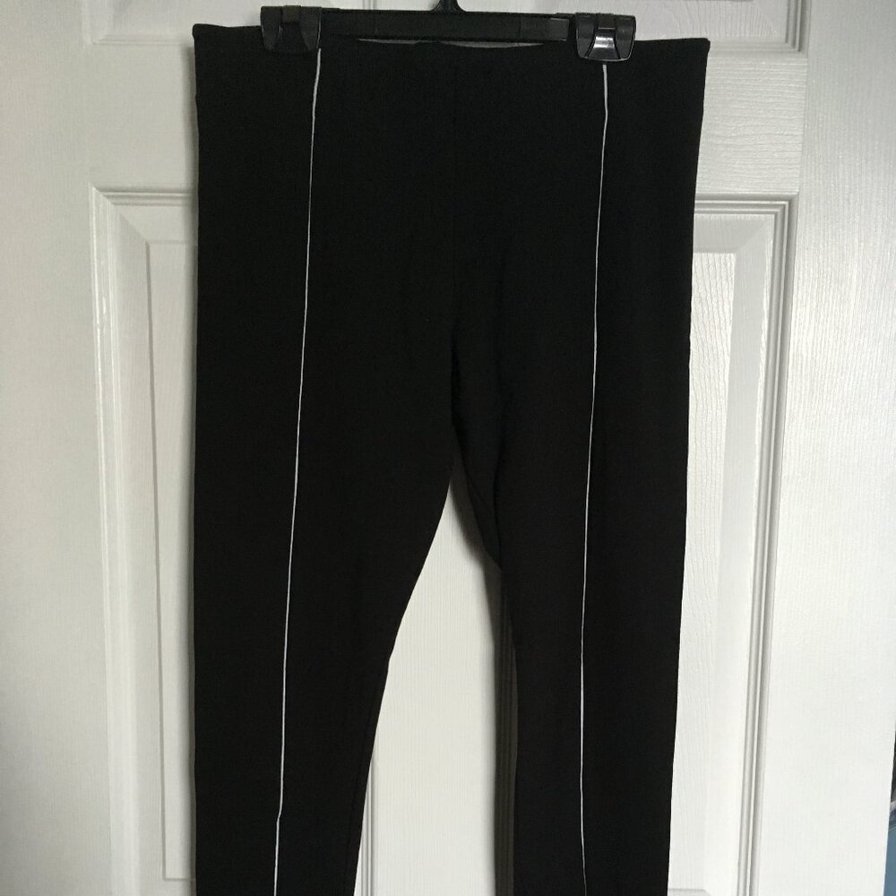 H & M Divided Black leggings Size Medium